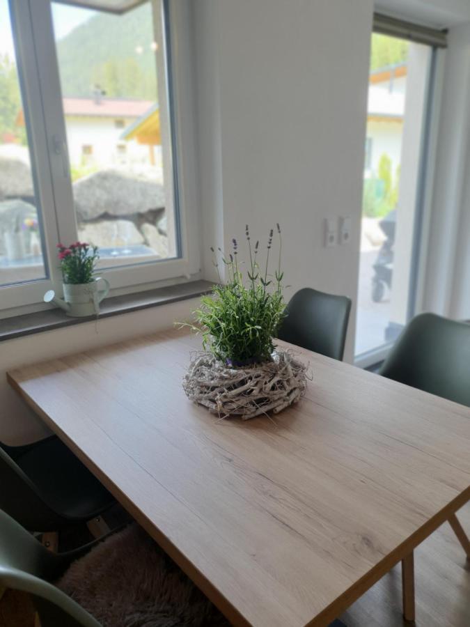Alpenflair Apartment Berwang Bagian luar foto